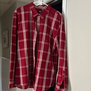 Oakley XL burgundy Plaid Men's Shirt